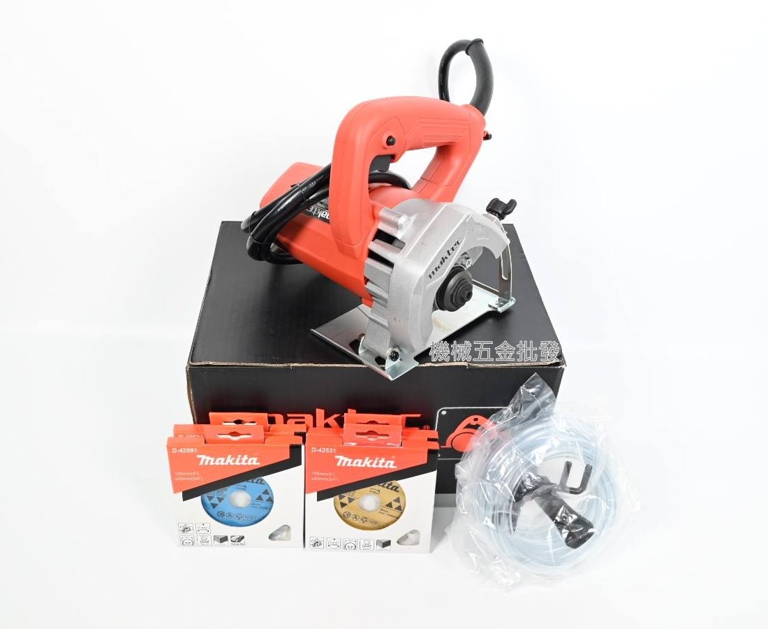 maktec {牧科} MT-413X4 插電式圓鋸機 切割機 附4片鋸片,電動工具