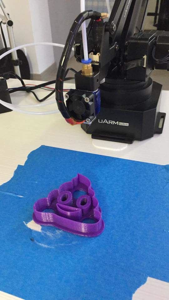 創客(Maker)及教育學習用桌上型機器手臂