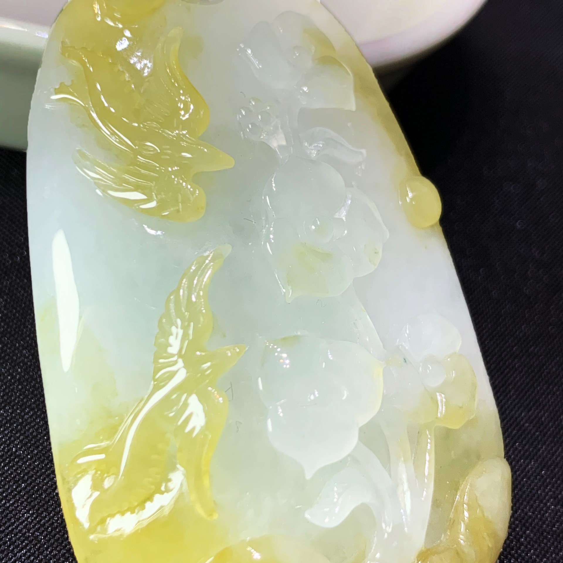 黃翡鳳凰花舞玉墜(已售出)