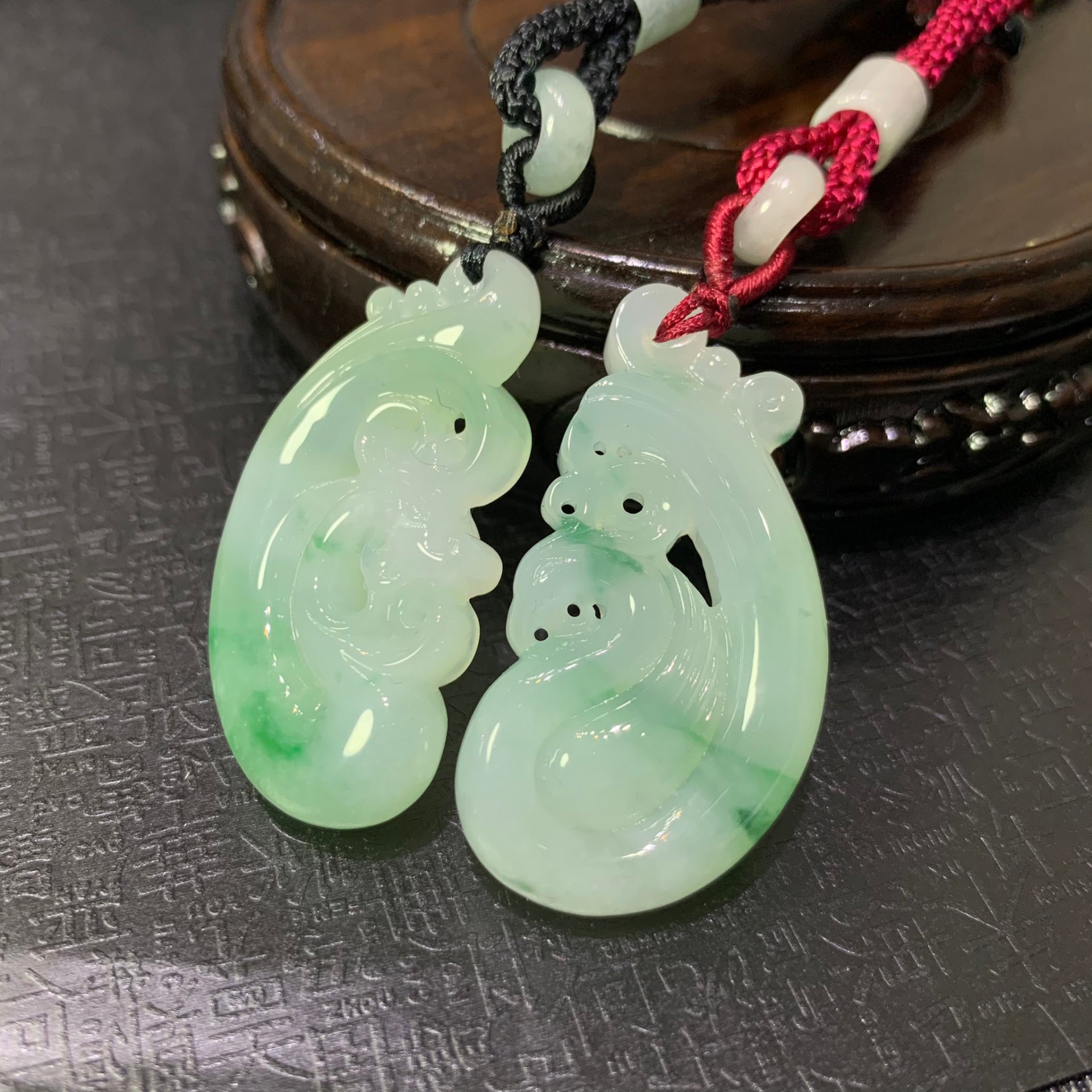 龍鳳玉牌一對(已售出)
