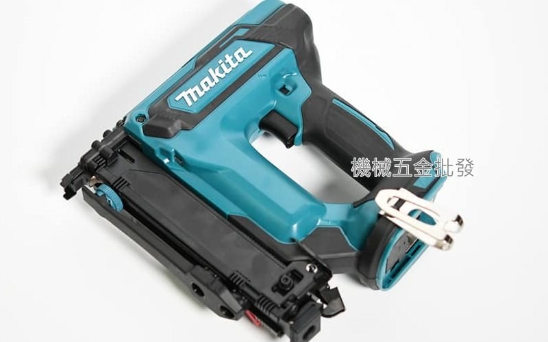  makita {牧田} DST421ZK 18V充電式ㄇ型釘槍【單主機】,電動工具