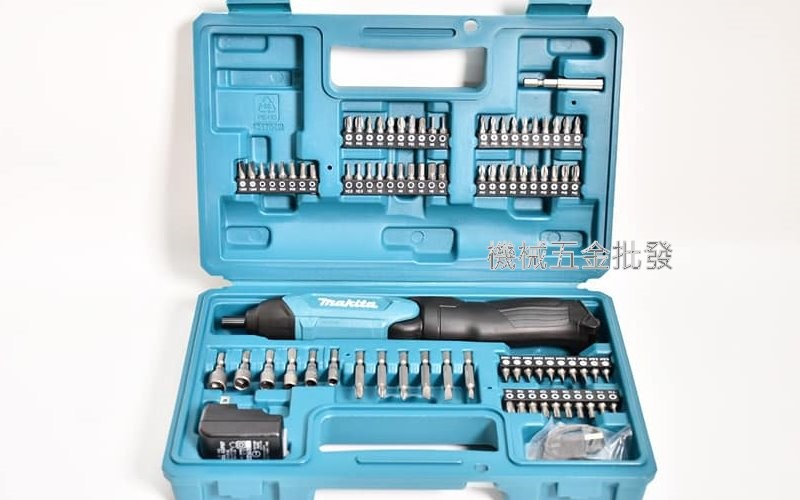 makita {牧田} DF001DW 3.6V 充電式套裝摺疊起子機(輕巧型),電動工具