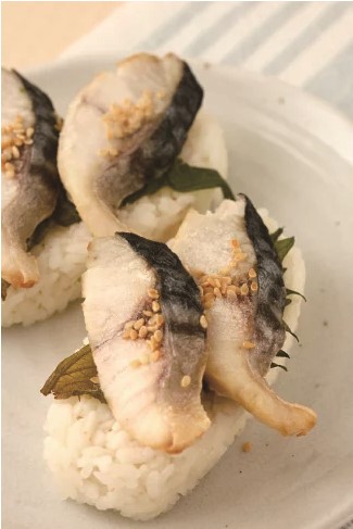 裕毛屋【紫蘇薄鹽鯖魚小判飯】熱壽司 | 單層米漢堡
