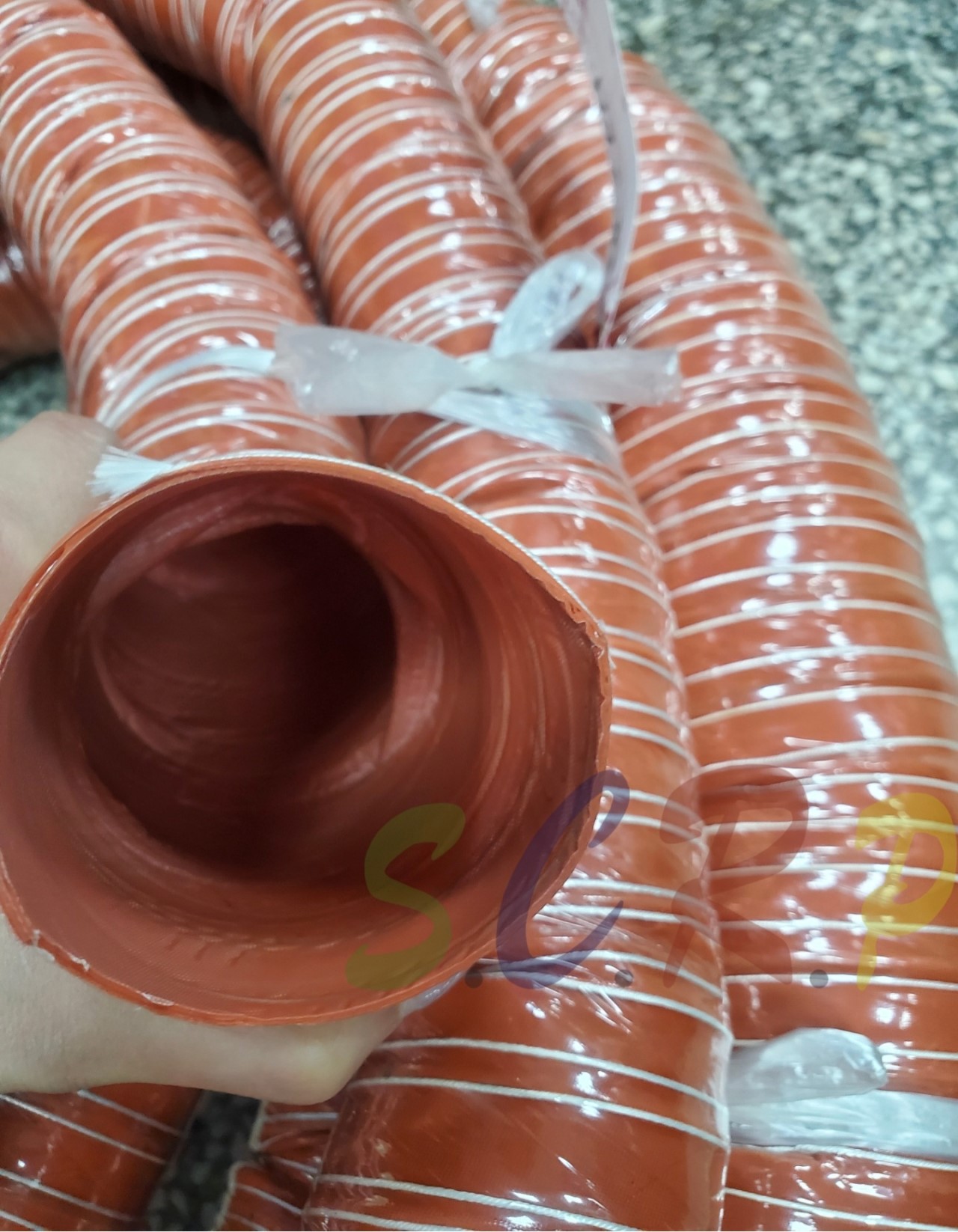 左邊為2 1/2" 右邊為4"