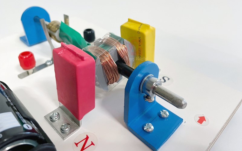 直流電動機原理,Electric DC Motor Explained,強力磁鐵、線圈及軸、電池座及電源開關,國教儀器,A13-136