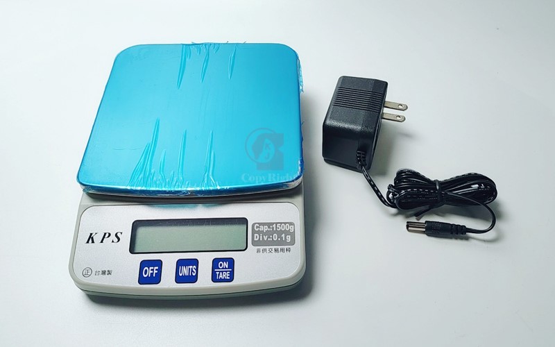經濟型電子天平,Electronic Balance 電子秤 秤量1500公克，感量0.1g 公克/台兩/簡易計數 自動校正功能/自動歸零/自動關機省電,A14-014-4,國教儀器