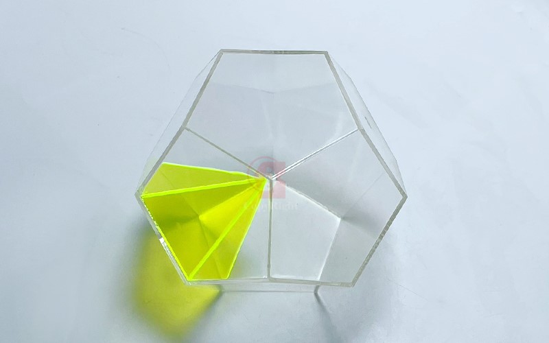 十二面體模型(德製),Dodecahedron (with a pyramid),十二面體內有一個不同顏色角錐體,每邊長45㎜,F2-070-1,國教儀器