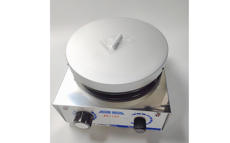 電磁加熱攪拌器,Heating Magnetic Stirrers,Aluminium PlateMetal,轉速50～1200RPM,使用容器100～3000ml,板面溫度300℃,板面直徑18cm,圓形鋁合金加熱板,附攪拌子,A6-041,國教儀器