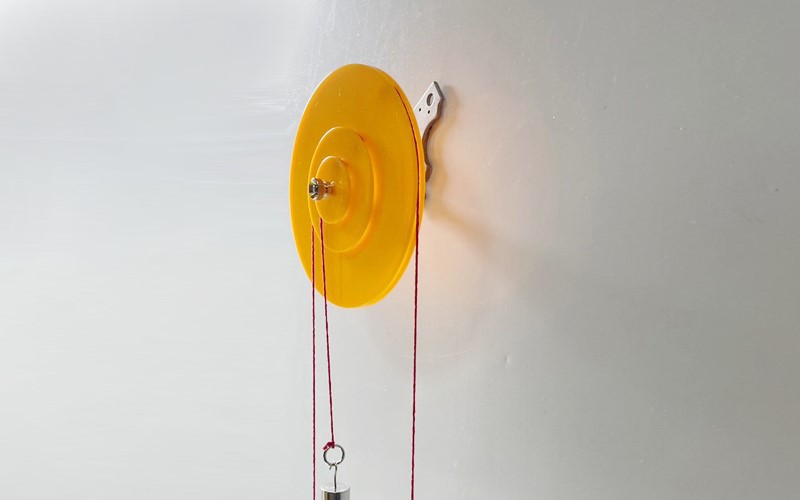 磁吸式輪軸實驗組側邊,The Large Pulley Experiment,可以吸附磁性黑白板上,大中小三層輪軸盤,A12-060-1,國教儀器