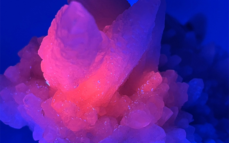 湖南羽毛方解石,Calcite,Hunan China,國教儀器