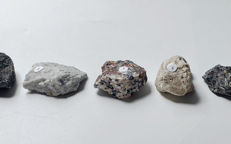 基礎螢光礦石組(15組),Fluorescent Minerals Collection,矽鋅礦,方柱石,方解石,沙漠玫瑰,螢石,紫方鈉石,瑪瑙,C1-127,國教儀器