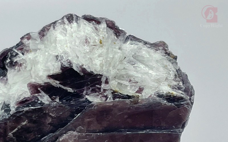巴西紫鋰雲母,Brazil Purple Lepidolite Mica,原礦,原石,礦石,礦物,產地巴西,水晶共生夾心,國教儀器