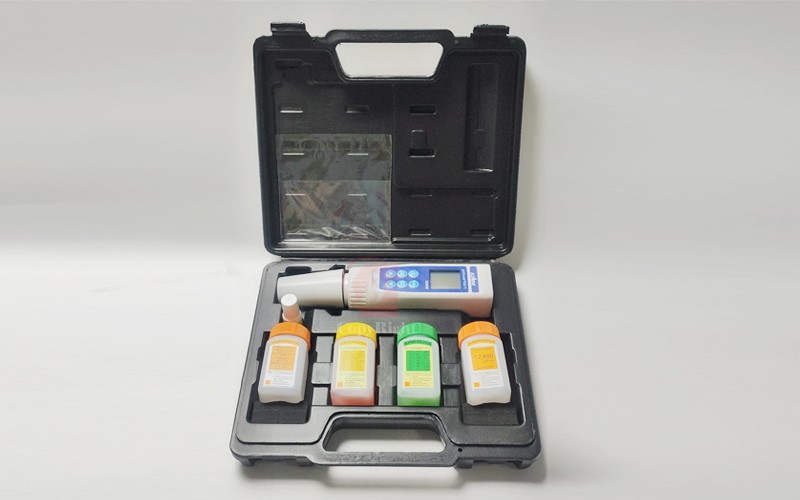 Conductivity,TDS,Salinity,Temp Meter,鹽度計,溫度計,TDS計,電導度計,專業國中實驗室設備,專業國中實驗室器材,專業國中實驗課程,專業國小實驗室設備,專業國小實驗室器材,專業國小實驗課程,專業高中實驗室設備,專業高中實驗室器材,專業高中實驗課程,學校科學實驗設備,中學科學實驗器材,小學科學實驗套組,科學實驗室設備,科學教具,實驗室耗材,科學儀器,生物實驗設備,化學實驗設備,物理實驗設備,EZDO DCM7021