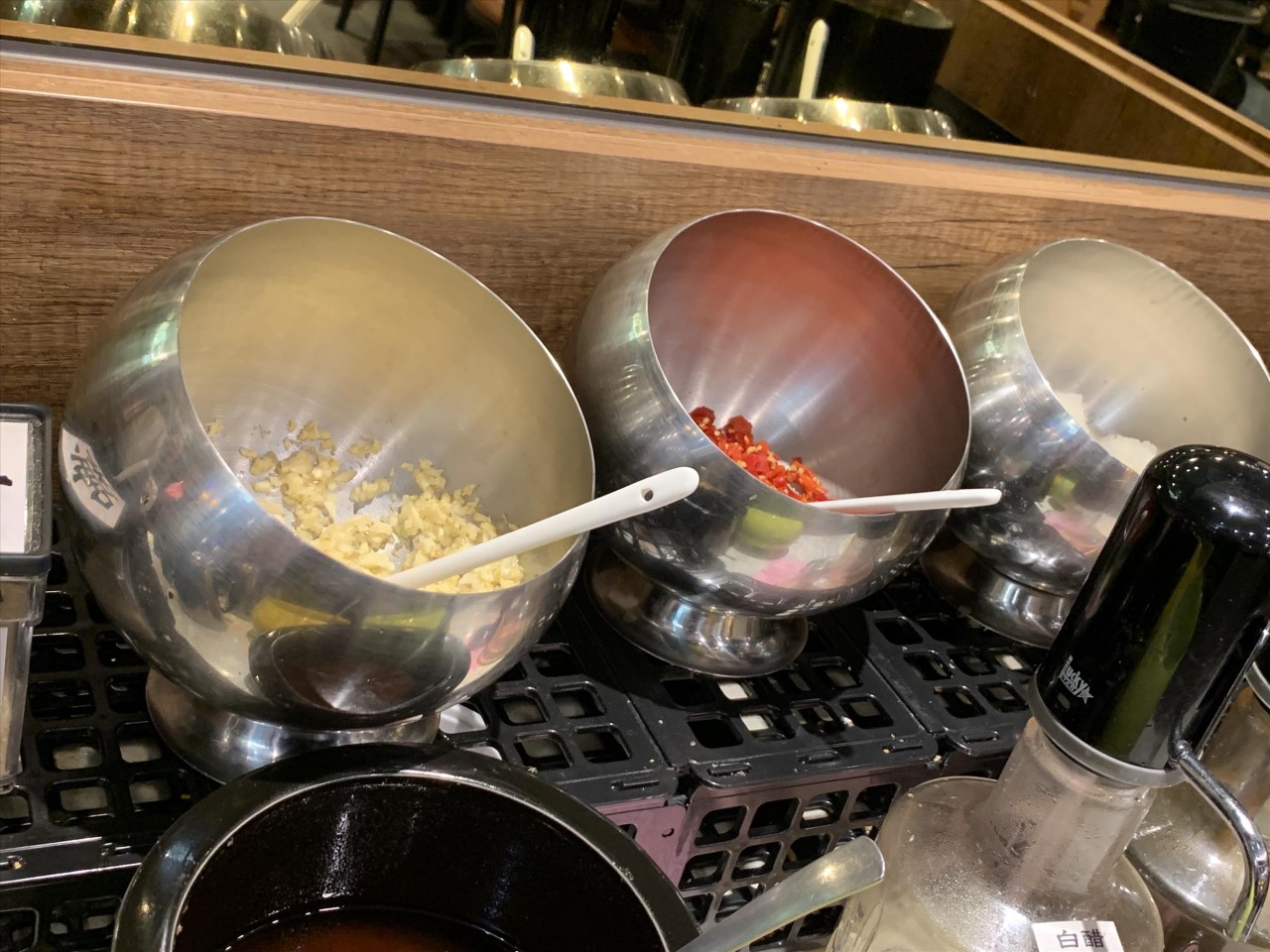 球形斜口碗含座