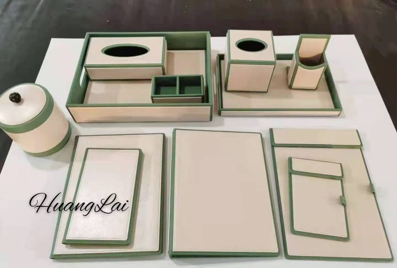 綠與白森林風格皮件客房用品套組 (訂製品)   
