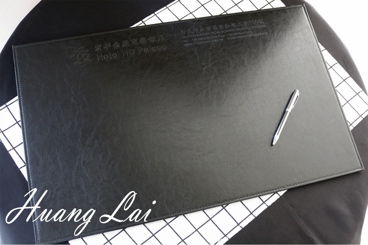 皮製黑色書桌簽名墊含烙印 (訂製品)   