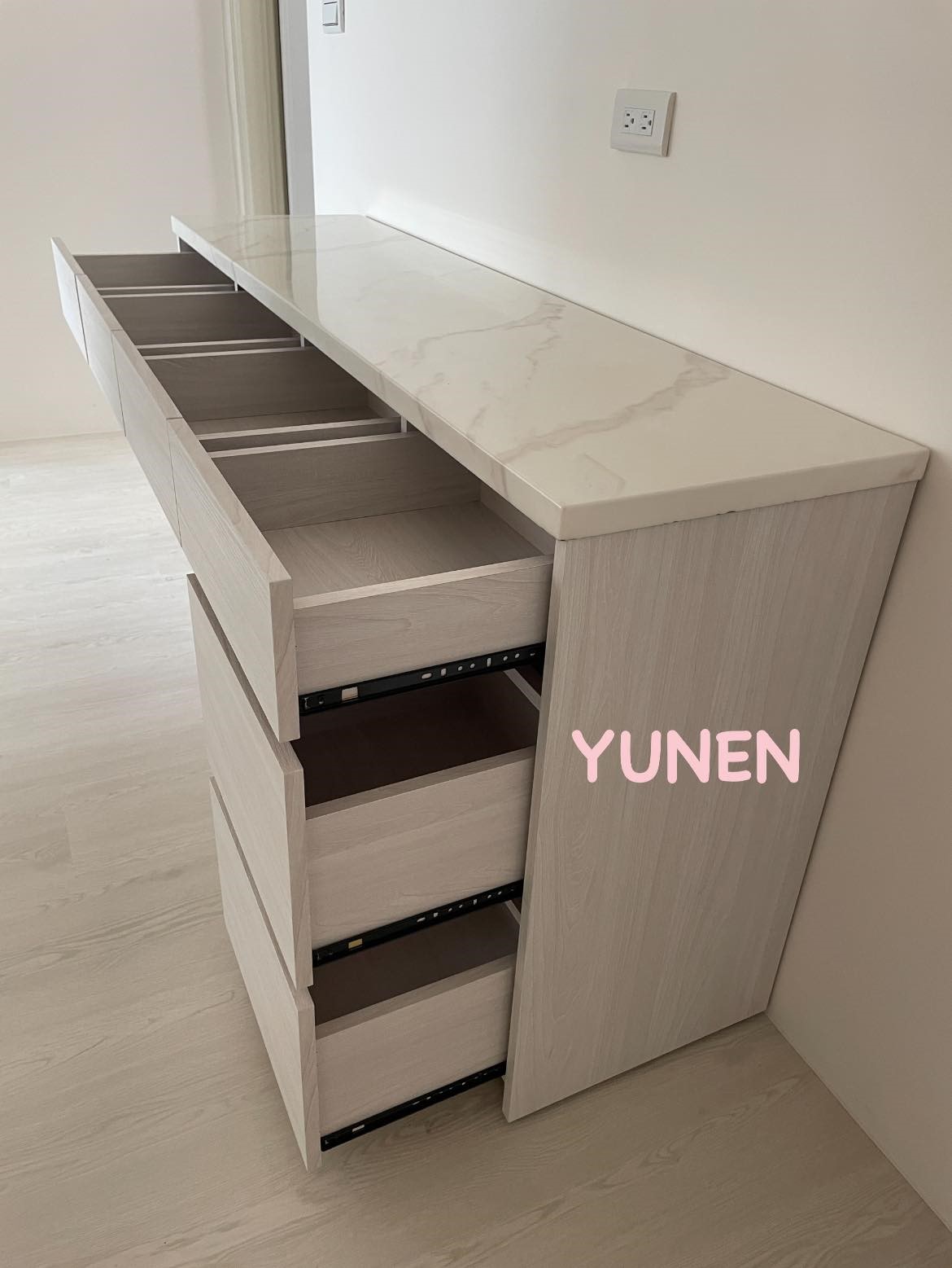 蘿莉淺白木紋5.3尺餐櫃全組