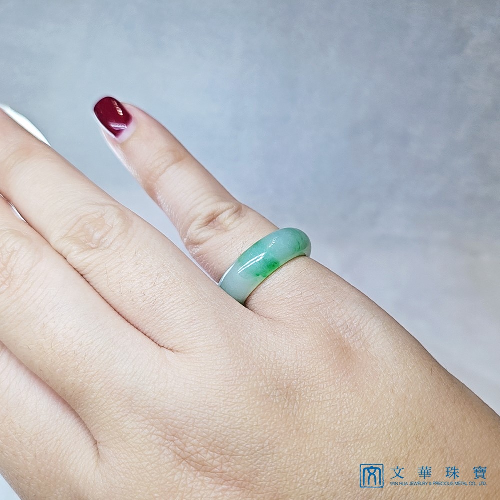 冰種翠綠玉戒 國際圍11.5號(已售出)