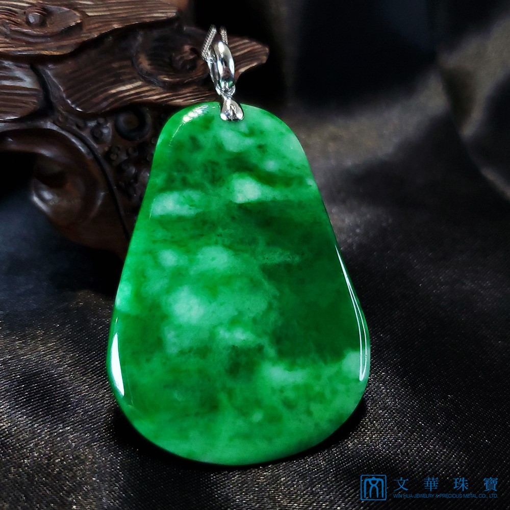 翡翠辣綠龍牌