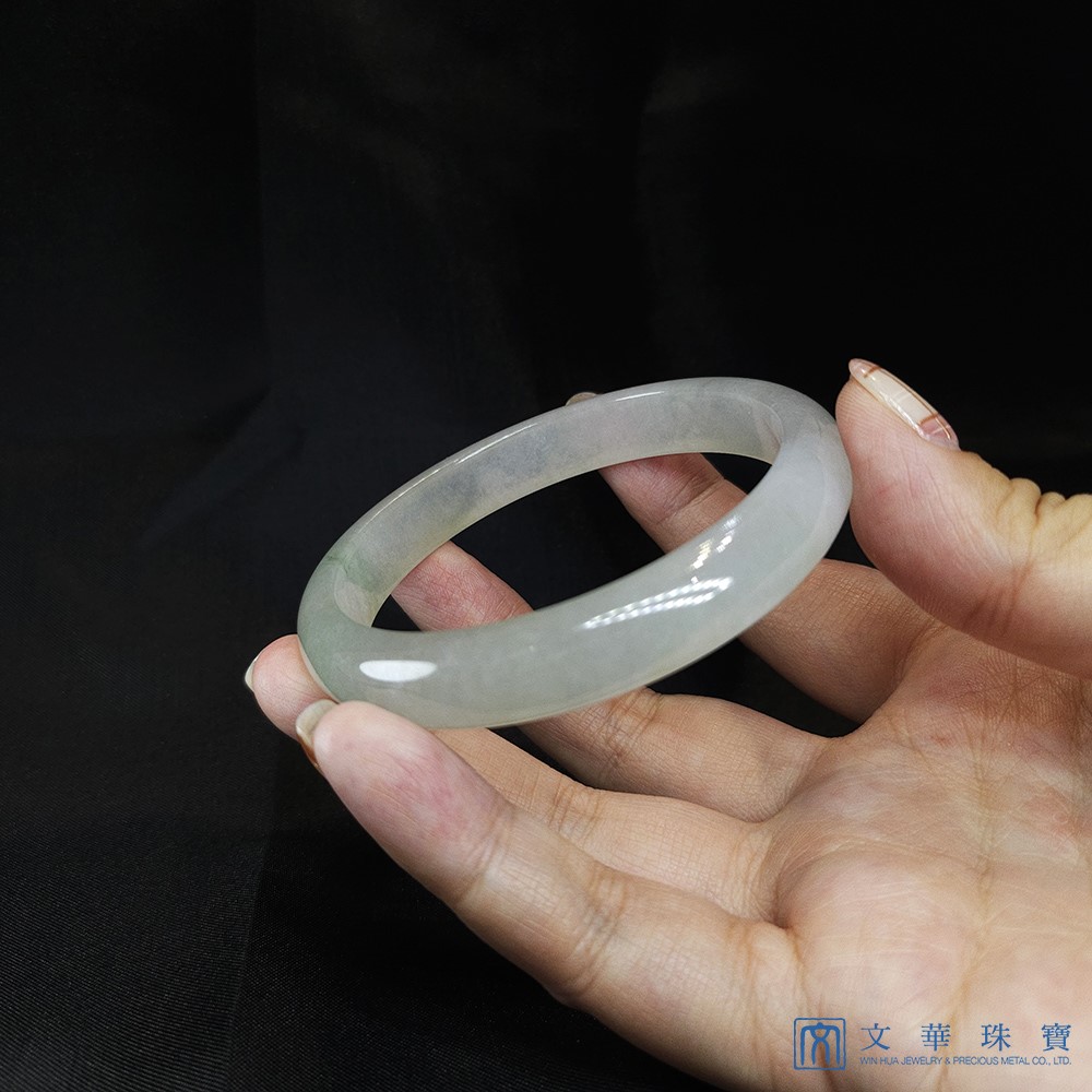 翡翠冰種淡綠玉鐲 19.8圍