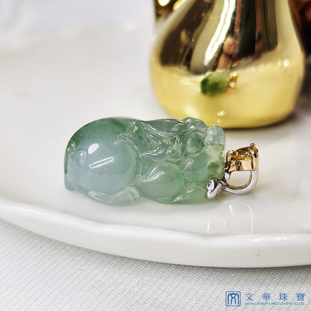 高冰飄綠貔貅玉墜