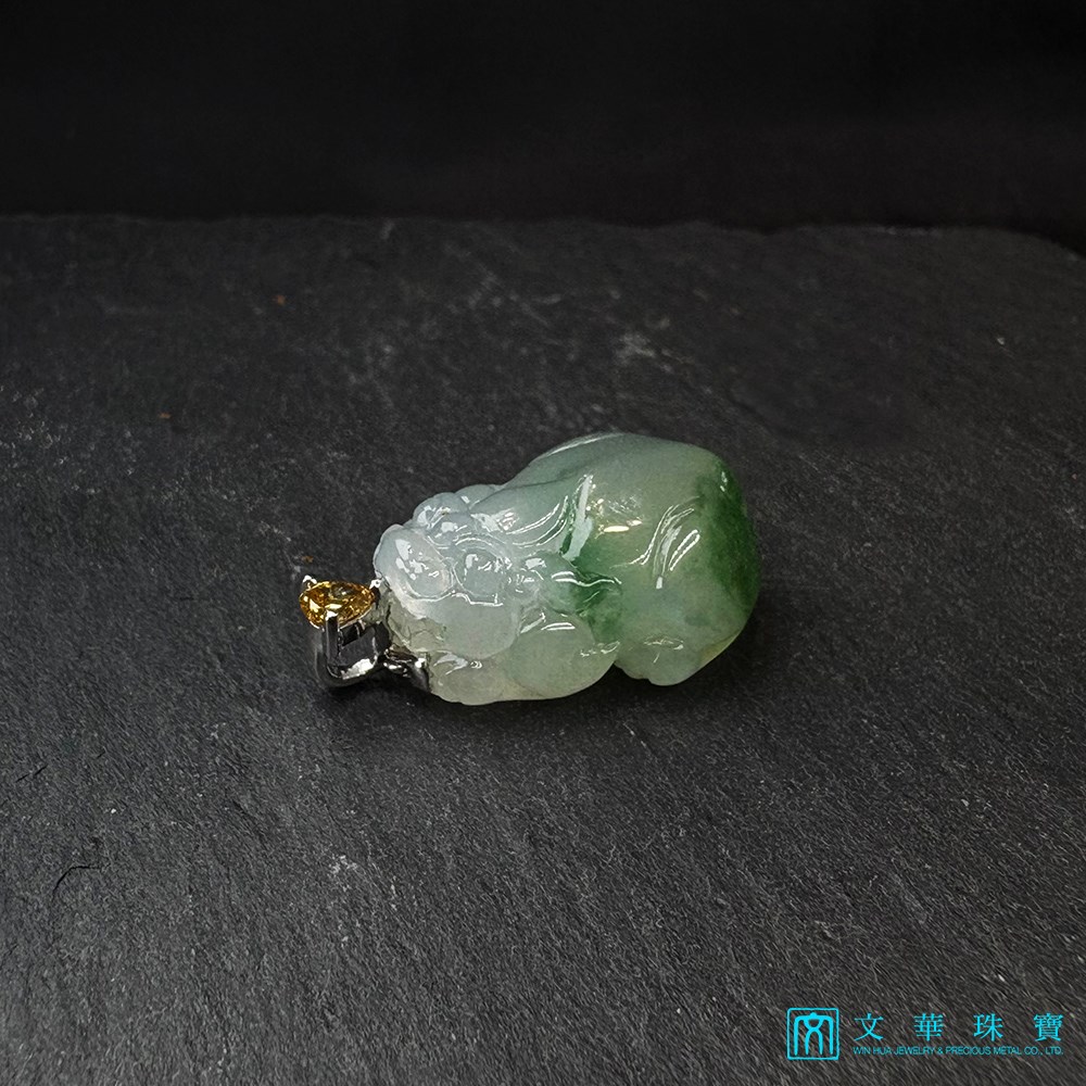 冰種飄綠貔貅玉墜