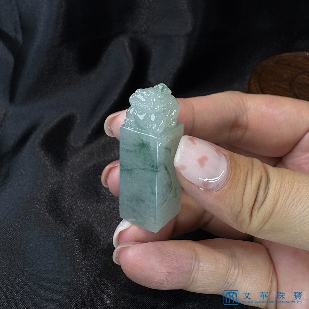 翡翠飄花貔貅玉印