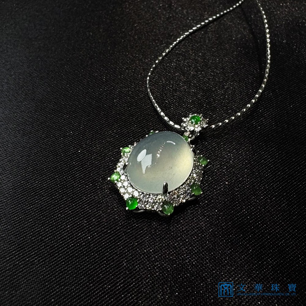 翠耀星華冰種蛋面翡翠鑽墜