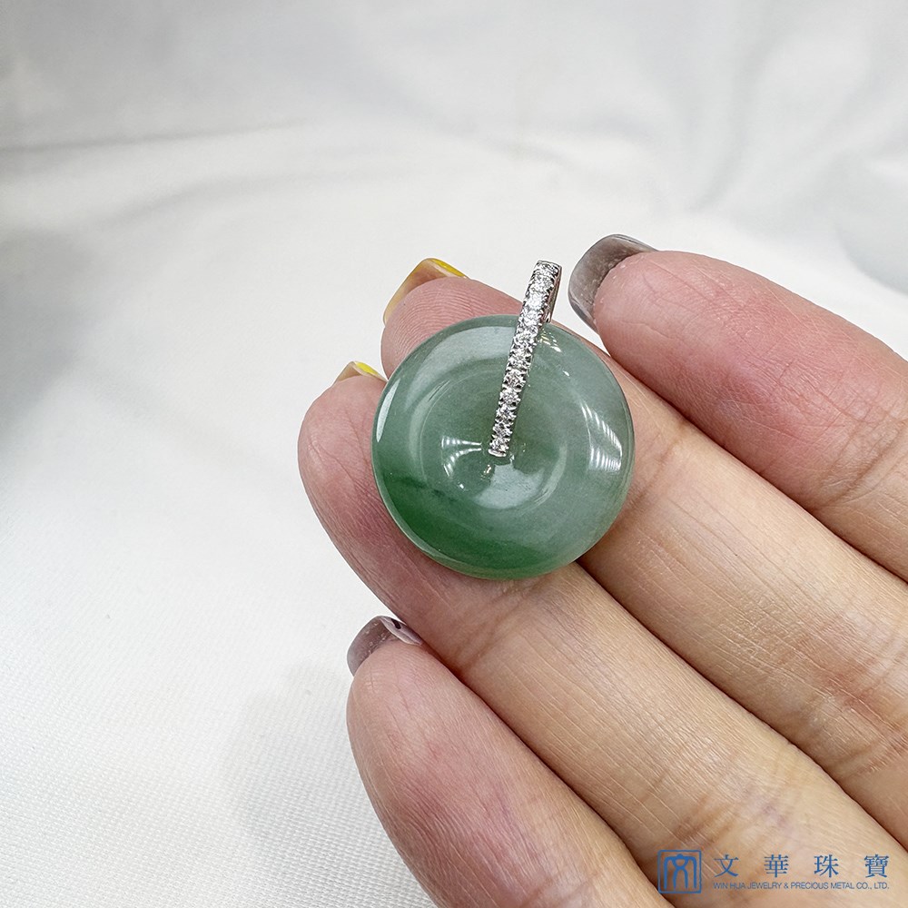 漸層翠綠平安扣翡翠鑽墜 