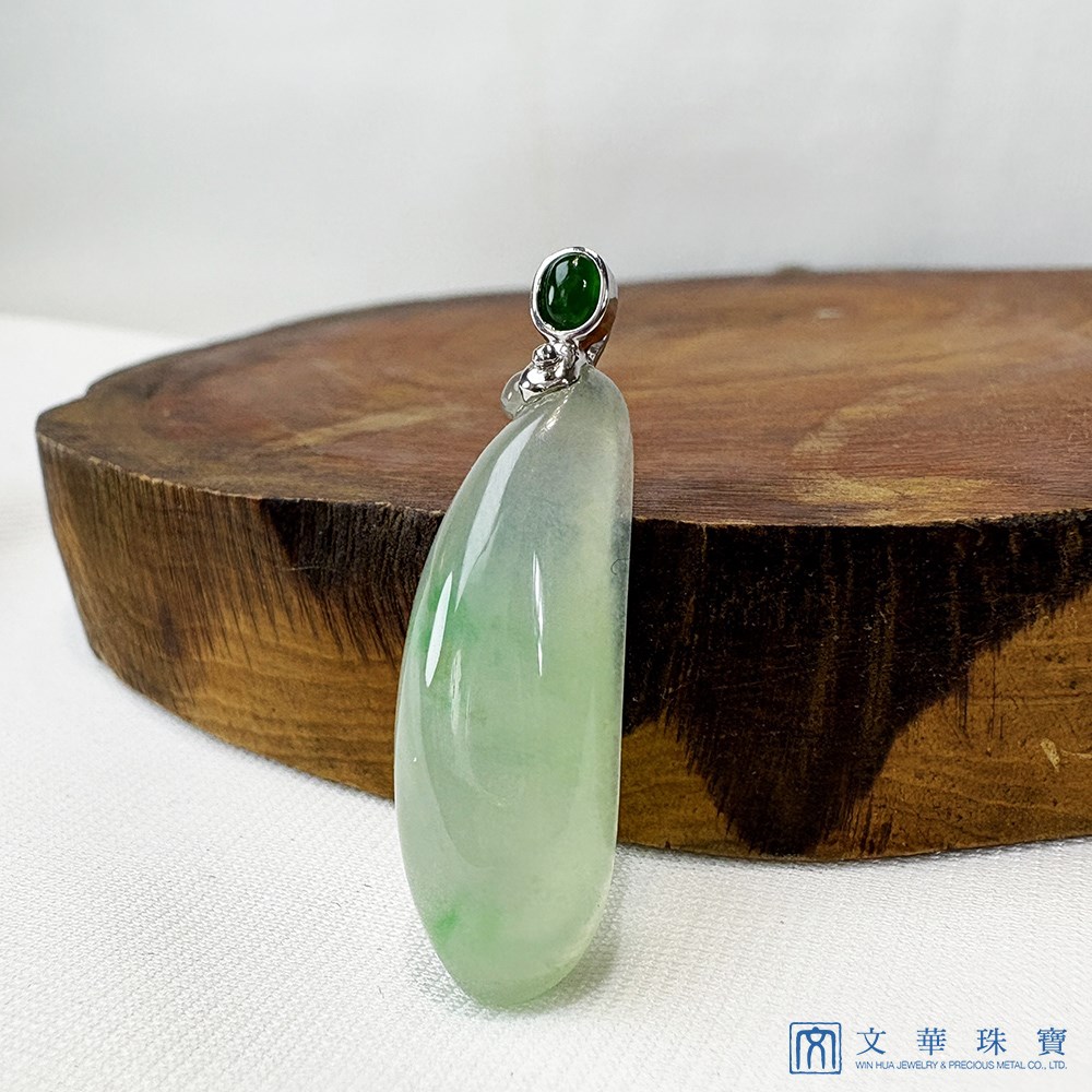 翡翠冰玻種芙蓉綠玉瓜墜