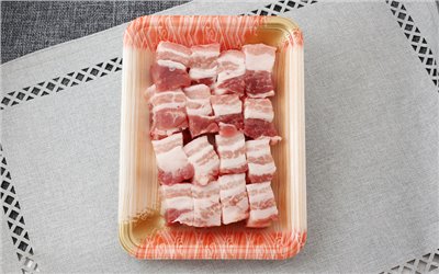 安全豬五花肉切丁