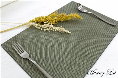 綠色編織紋皮製餐桌墊