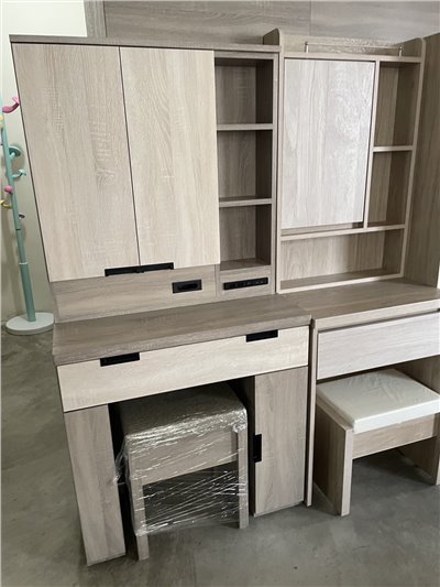 卡迪2.7尺化妝台