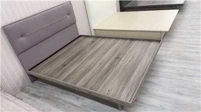 黛紫尾掀床台