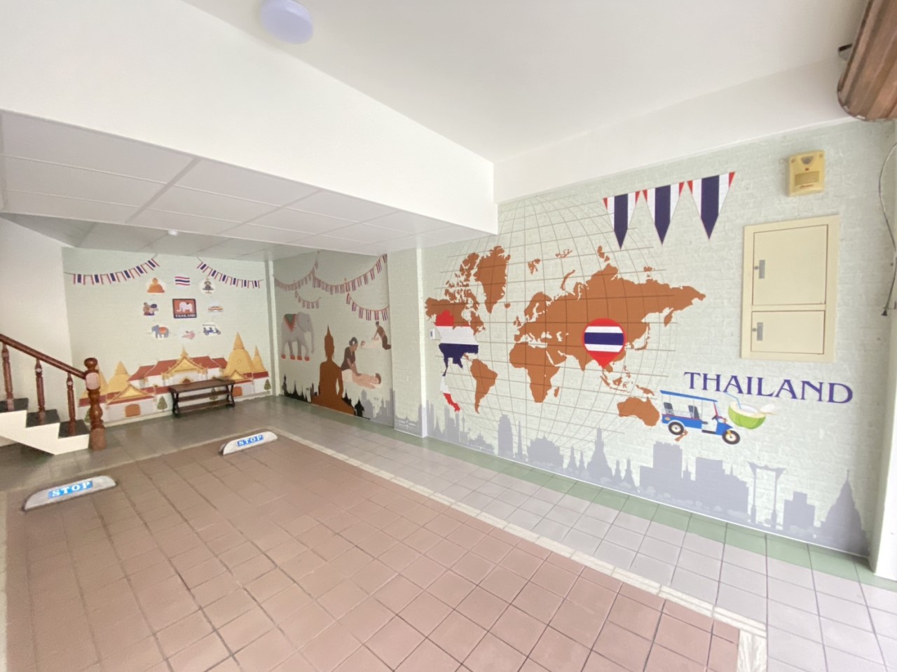 宜蘭羅東驛MOTEL｜大寬幅防焰壁布｜客製化彩噴｜皇統數位科技