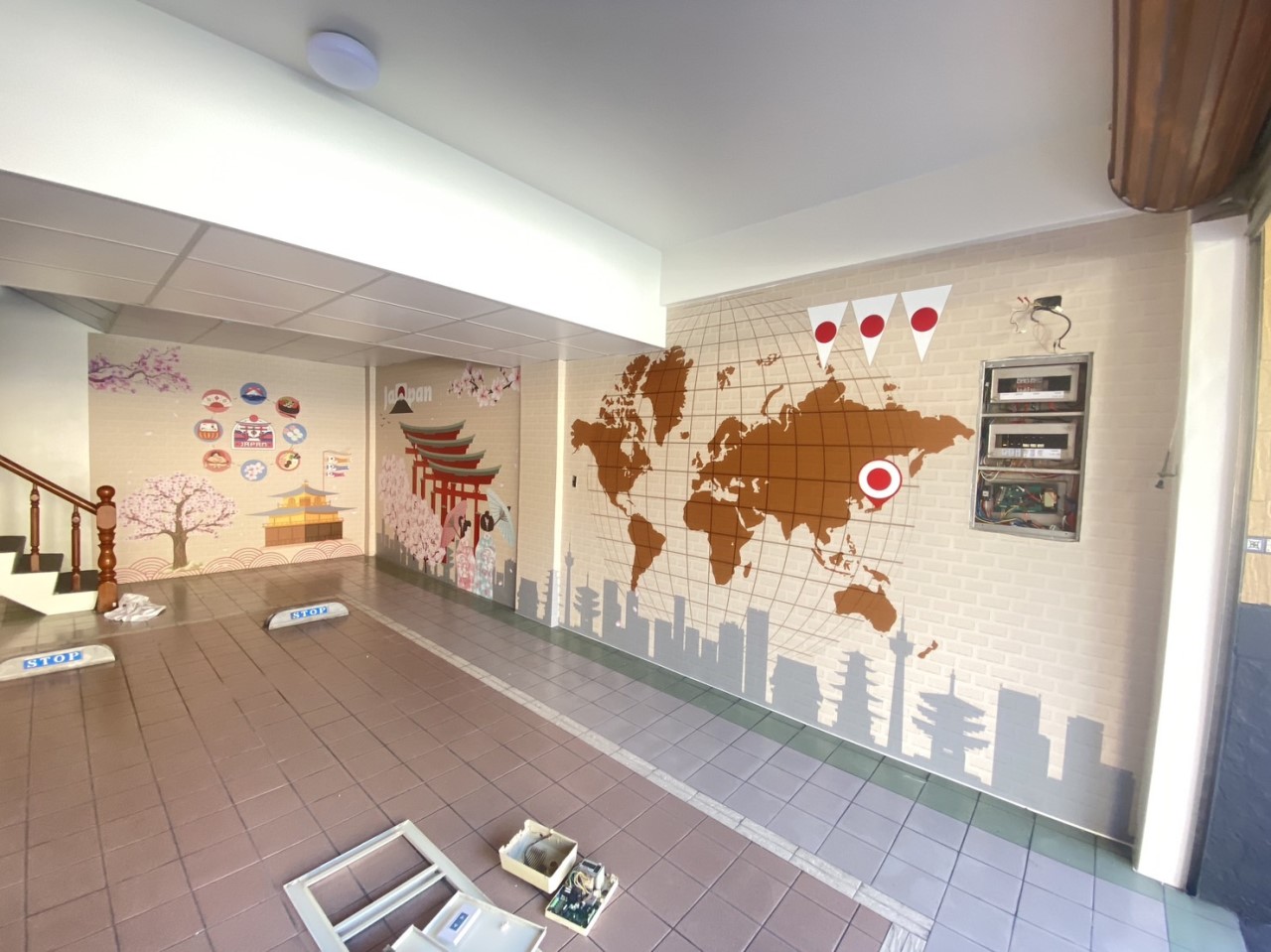 宜蘭羅東驛MOTEL｜大寬幅防焰壁布｜客製化彩噴｜皇統數位科技