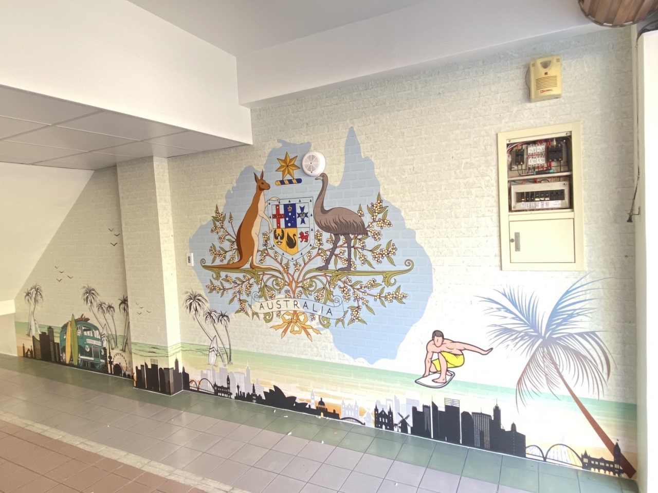 宜蘭羅東驛MOTEL｜大寬幅防焰壁布｜客製化彩噴｜皇統數位科技
