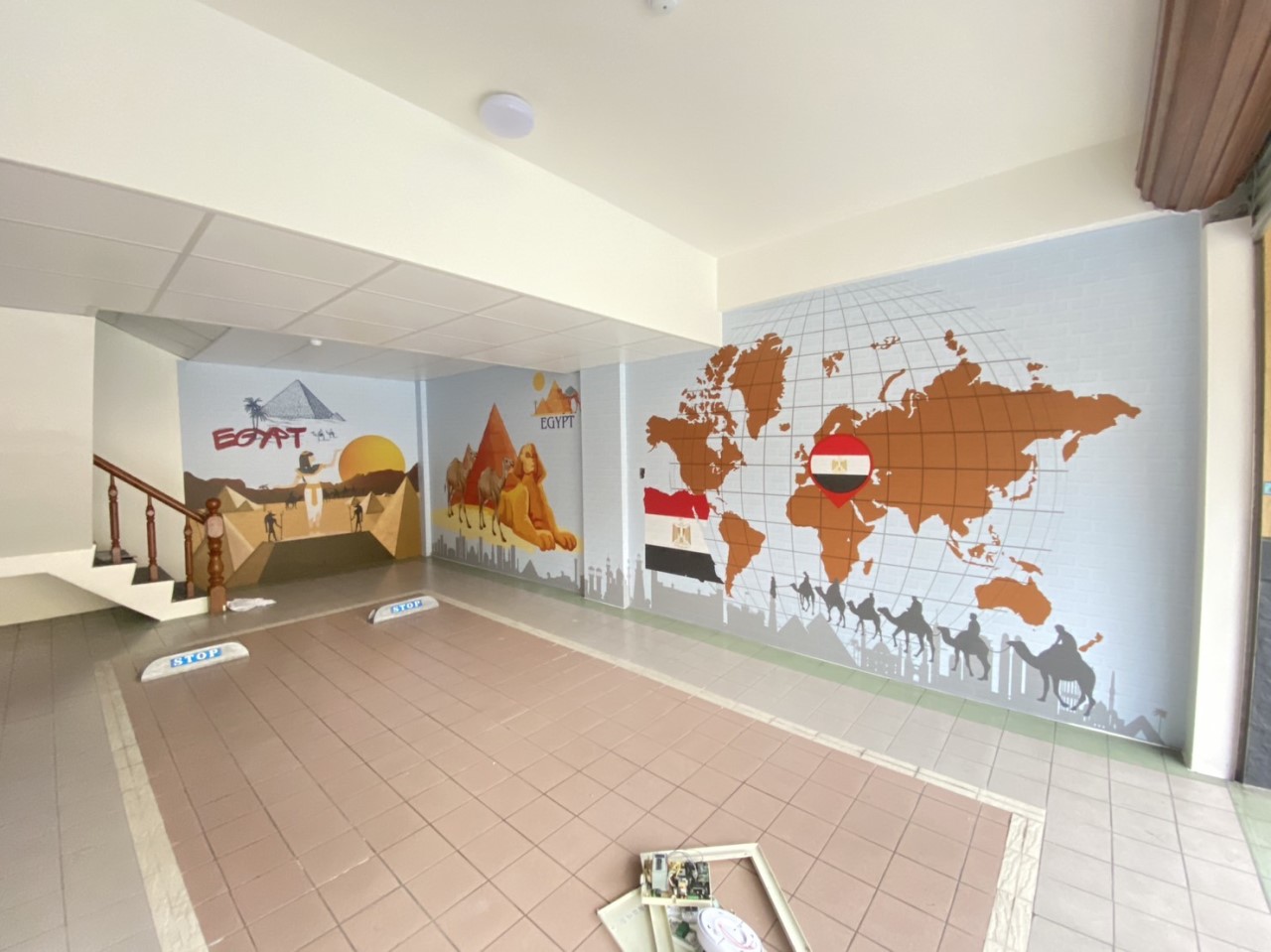 宜蘭羅東驛MOTEL｜大寬幅防焰壁布｜客製化彩噴｜皇統數位科技
