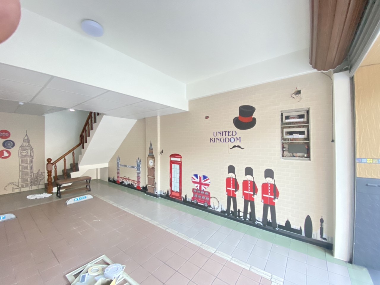 宜蘭羅東驛MOTEL｜大寬幅防焰壁布｜客製化彩噴｜皇統數位科技