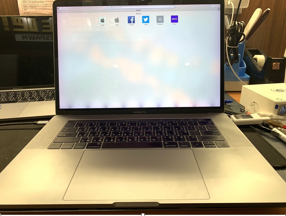 MacBook聚光燈